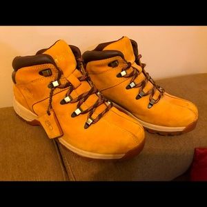 Timberland Hiker Boys Boots size 7M - Women 8.5